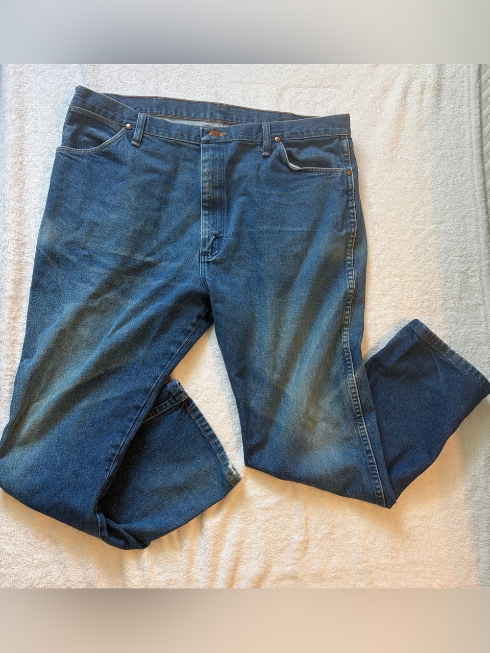 Wrangler Men's Dark Blue Relaxed Fit Jeans